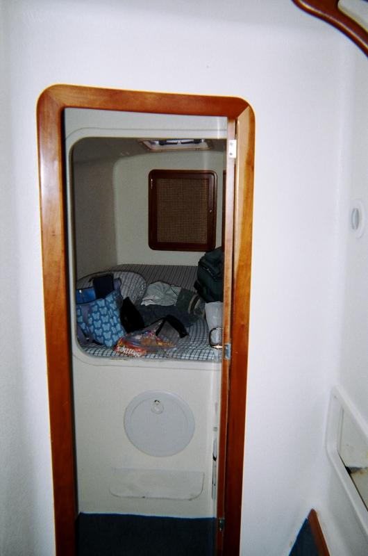 Interior cabin (port bow) on the ScubaCat.

(Click on image to view full-size image (1024x1544, 524 kb))