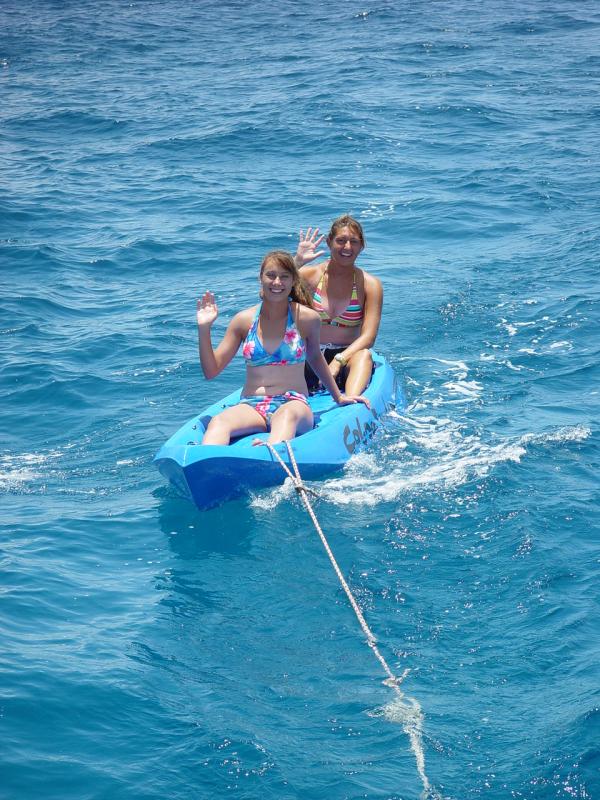 Kristen & Britt on our kayak towed behind - on our way to Anagada

(Click on image to view full-size image (960x1280, 585 kb))