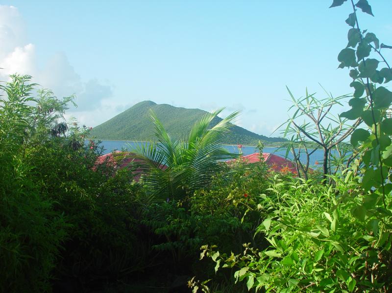 View from Happy Arr Bar on Marina Cay in the morning

(Click on image to view full-size image (1280x960, 564 kb))