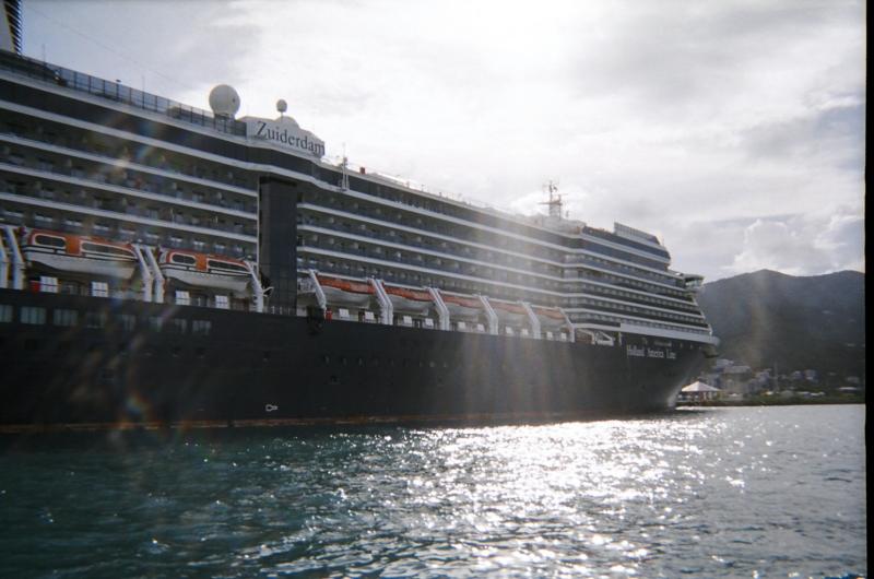 Going around the cruise ship in Road Harbour

(Click on image to view full-size image (1544x1024, 555 kb))
